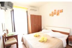 Kamers Bili Galeb BED? Slaapkamer 2 – yellow foto 2