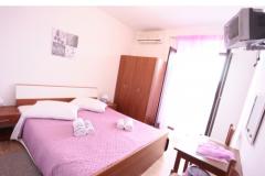 Kamers Bili Galeb BED? Slaapkamer 4 – PURPLE 1 foto 1