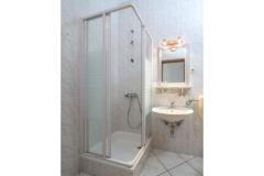 Family Kamers &amp; Appartementen Omis Slaapkamer 5 – kuglana foto 3