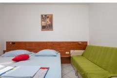Family Kamers &amp; Appartementen Omis Slaapkamer 6 – 203/106 foto 3
