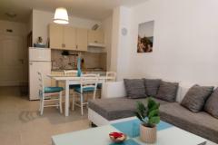 Laura apartmani Appartement 3 – Tirkizni foto 1