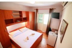 Appartementen Love Tučepi Slaapkamer 1 – SOBA JEDAN foto 3