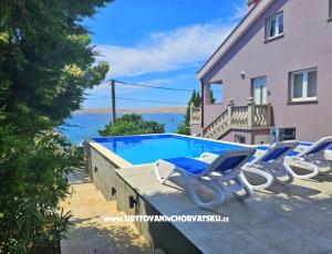 Beachfront Appartementen Baricevic wit