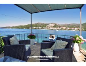 Appartement Zoranka op het strand