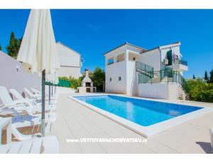 Appartementen Milović 30 m od more