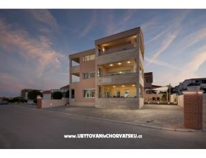 Villa Vista Royal