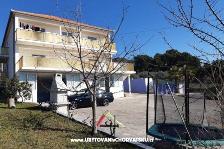 Appartement and pool Nika foto 5