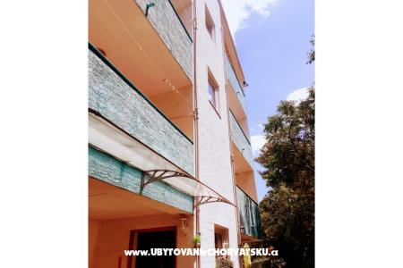 VILLA BERNARD..150 m plaža DRAŽICA Biograd Kroatië