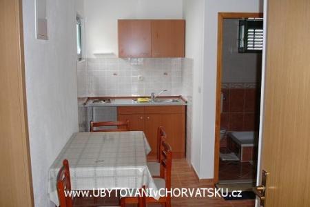 Appartementen Andrea Drvenik foto 4