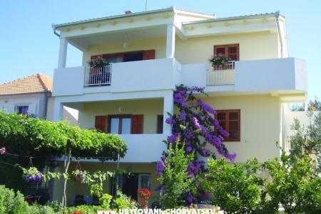 Appartementen Anka Sv. Filip i Jakov Kroatië