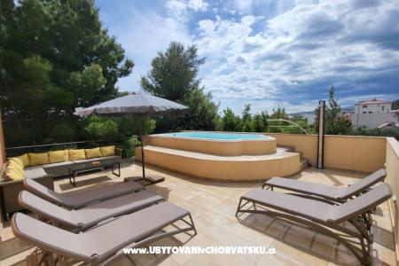 Villa Dalmacroa Kastela Kroatië