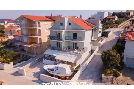 Appartementen Petra  Marina - Trogir Kroatië