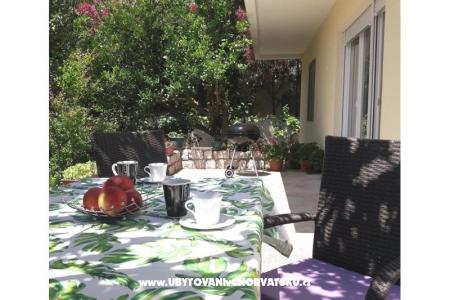 Appartement Vesna eiland Murter Kroatië