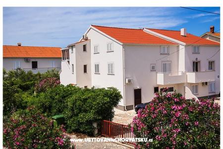 Appartementen Lucija Novalja - Pag Kroatië
