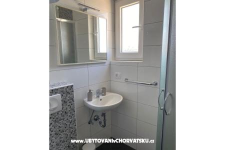 Appartementen Tina Dražica foto 4