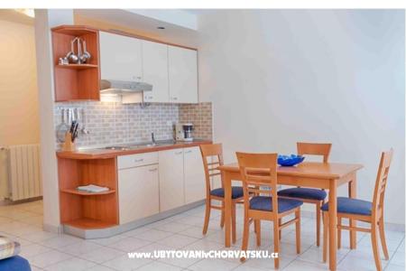 Ariela op het strand foto 5