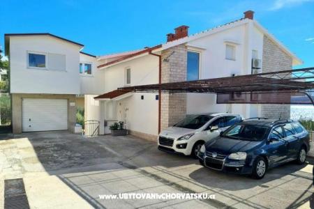 Appartementen Peter  Omis Kroatië