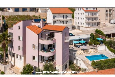 Appartementen Peric Omis Kroatië