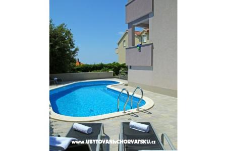 Nemira Exclusive Omis Kroatië