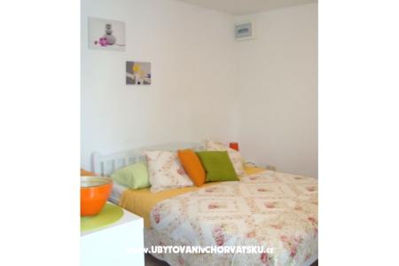 Studio apartman Dinka foto 2