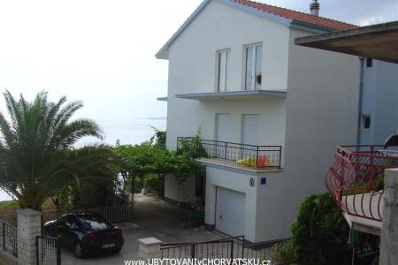 Vila ANI    Omis Kroatië