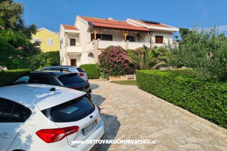 Appartementen Pastorčić Ivo  eiland Pag Kroatië