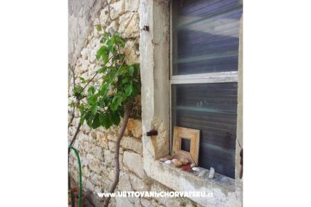 Stonehouse Dana foto 2