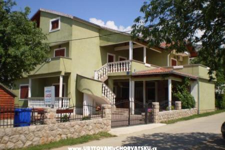 Appartementen Lucija Starigrad Paklenica Kroatië