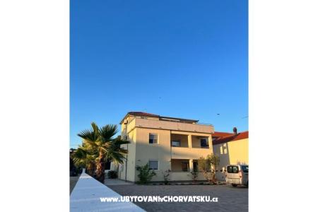 Appartementen Vujasin Pakostane Kroatië