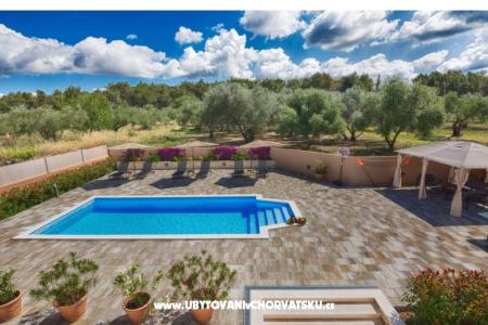  Huis met zwembad - Villa Marijana  – Petrcane Kroatië