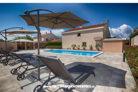  Huis met zwembad - Villa Marijana  foto 3