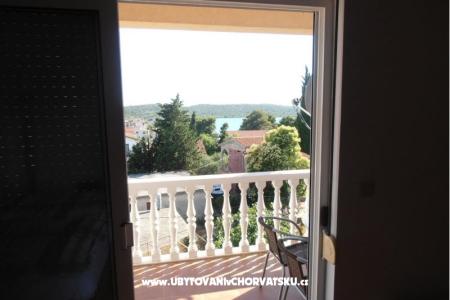 Appartementen More Pirovac Kroatië