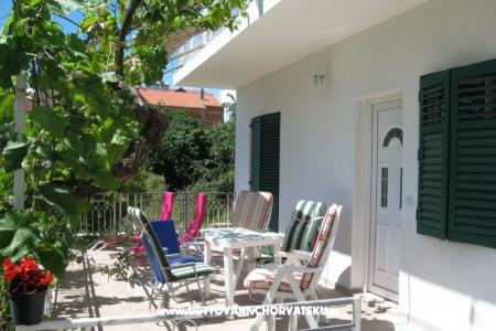 Appartementen Zora Pirovac Kroatië