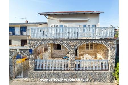 Villa The Heart of Croatia***** Pirovac Kroatië