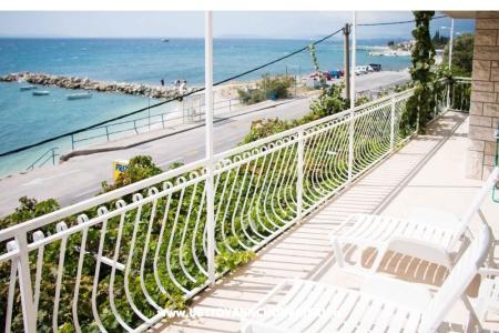 Apatman Ema Podstrana Kroatië