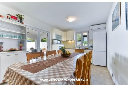Vakantiehuis Lidija foto 2