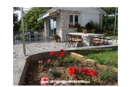 Huis Ana directly by the beach foto 5