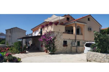 Appartement Lemi Ražanac Kroatië