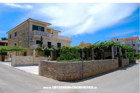 Appartementen Darija Supetar - Brac Kroatië
