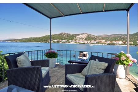 Appartement Zoranka op het strand Trogir Kroatië