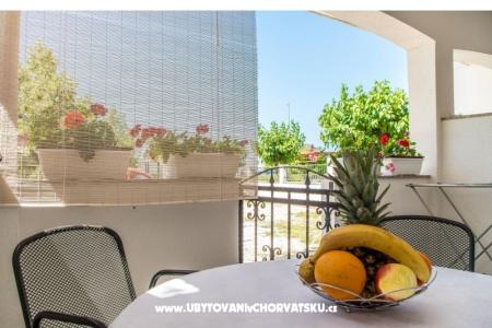 Sea Breeze apartments Tucepi Kroatië