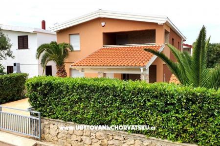 Happy Pineapple Appartementen Vir eiland Vir Kroatië