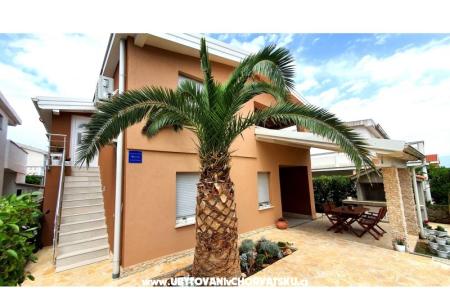 Happy Pineapple Appartementen Vir foto 5