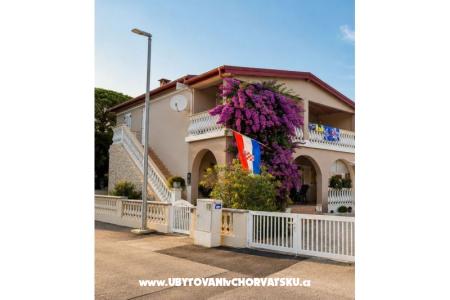 ZELIC FAMILY VIR eiland Vir Kroatië