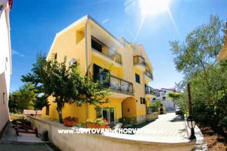 Appartementen Petar - Huis Vodice Kroatië