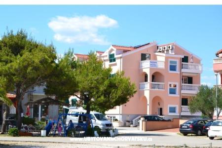 Appartement Adria Mare Vodice Kroatië