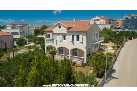 Appartementen Duzelovi dvori  Vodice Kroatië