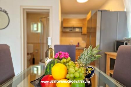 Appartementen Tena,  prvi red do mora foto 2