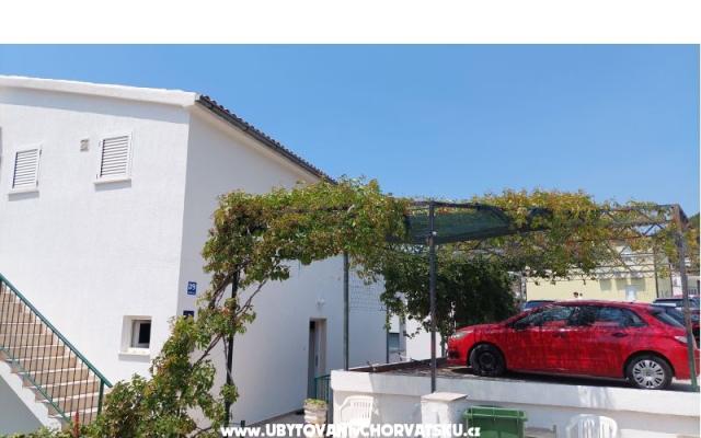 Appartement Poljak  – Accommodatie Baska Voda Kroatië