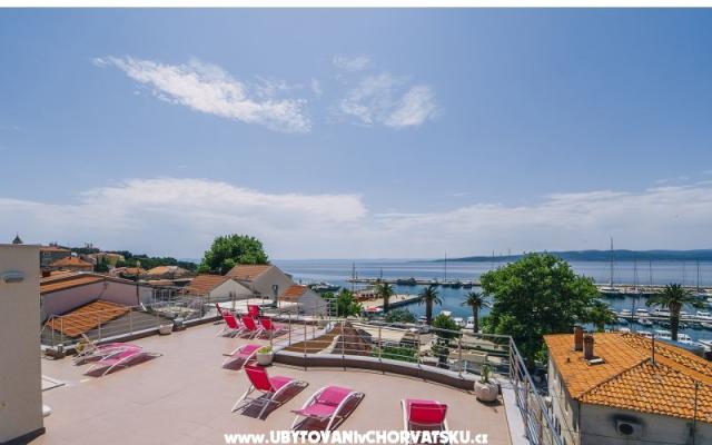Deluxe Appartementen Centar – Accommodatie Baska Voda Kroatië